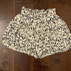 Mango Cream Patterned Shorts